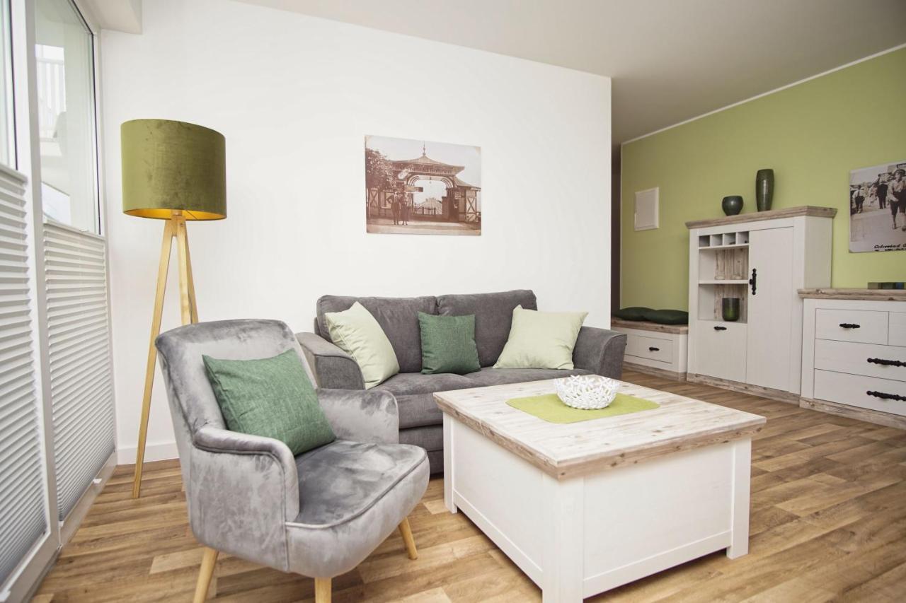 Terrasse, Gratis Nutzung Vom Ahoi Erlebnisbad Und Sauna In Sellin - Villa Karola Fewo 02 Goehren  Extérieur photo