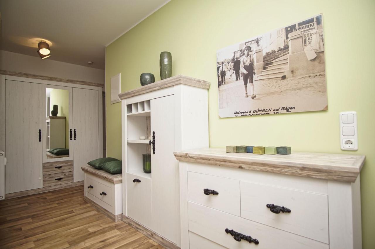 Terrasse, Gratis Nutzung Vom Ahoi Erlebnisbad Und Sauna In Sellin - Villa Karola Fewo 02 Goehren  Extérieur photo